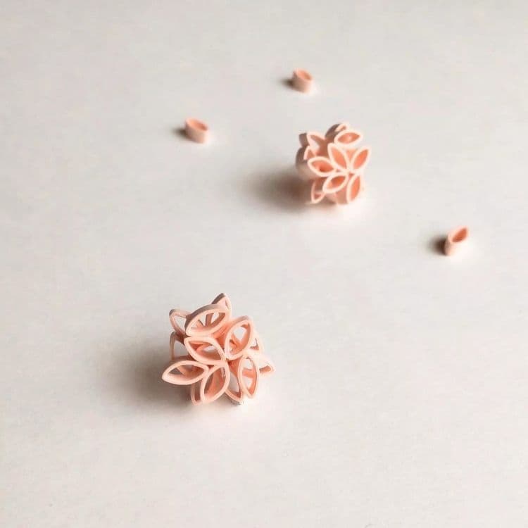軽い紙製・桜ピアス(イヤリング)　大人ピンク　春のシンプルアクセサリー　金属アレルギー対応