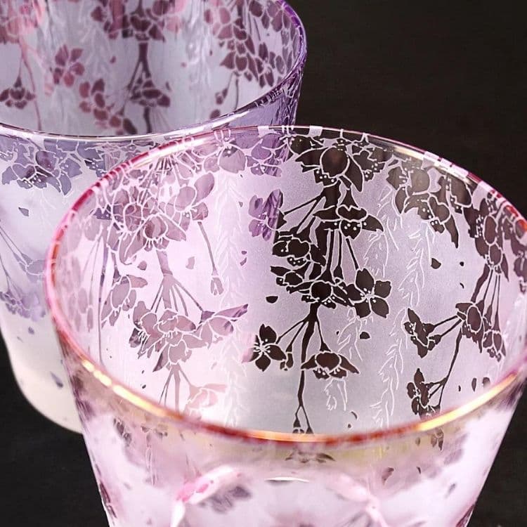 枝垂れ桜と柳のグラス